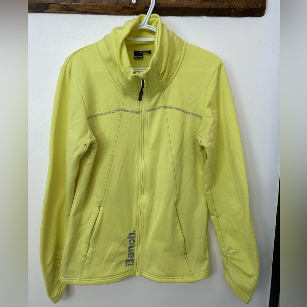 Bench zip up